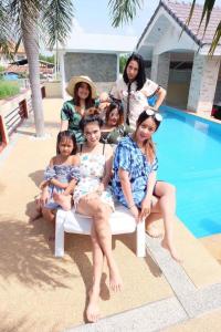 Baan Khao Noi Pool Villa