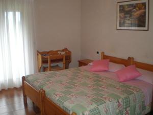 Quadruple Room room in Hotel Residence La Rosa