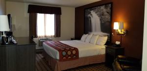 King Room - Non-Smoking room in Super 8 by Wyndham Ashland