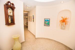 Lawson Rock - Angelfish 202 Condo