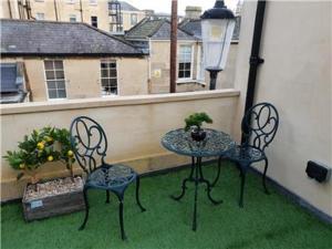 Roof-top garden! Perfect for your family!