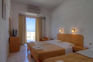 Triple Room room in Adonis Hotel