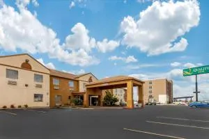 Quality Inn West Memphis I-40 - 西孟菲斯
