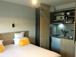 Hotels Hotel Enight : Chambre Confort avec Kitchenette