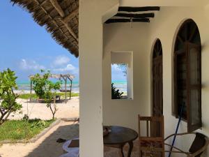 Blue Earth Beach Bungalow