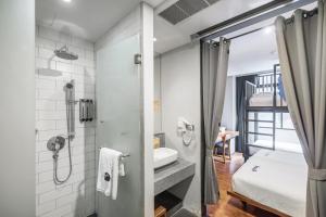 Kokotel Bangkok Surawong