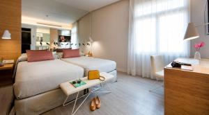 Deluxe Twin Exterior room in Park Hotel