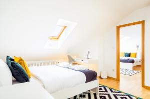 HOME ALONE 5BR+3BATH Penthouse in center of Prague