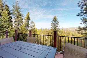 Pine Mountain Getaway (02-461)