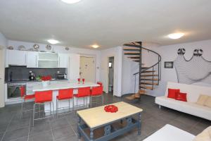 Nautica Villa 2