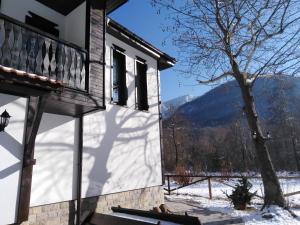 Complex Magic of the Rhodopes