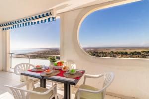 Apartamento de dos habitaciones con vistas al mar