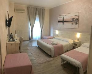 Superior Quadruple Room room in Fiumicino Airport B&B Deluxe