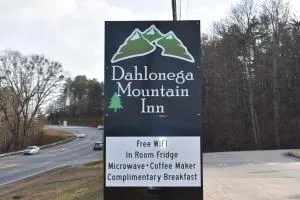 Dahlonega Mountain Inn - 蓝岭