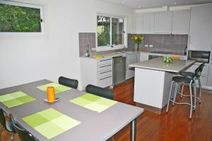 Blue Vogue Apt at Blueys Beach