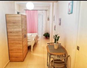 Konstantinas studio near the beach