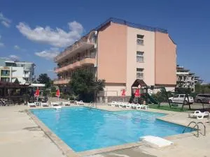 Hotel Black Sea - Breakfast, Pool & Free Parking - Byala
