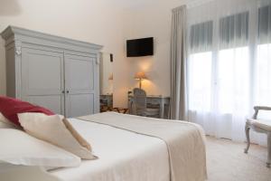 Hotels Hotel des Pins : photos des chambres