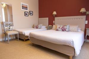 Hotels Hotel des Pins : photos des chambres