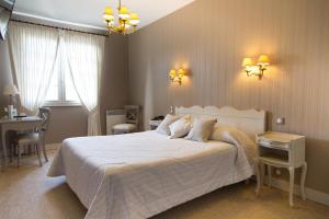 Hotels Hotel des Pins : photos des chambres