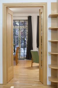 Warsaw Concierge Garden Retreat