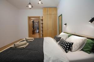 Warsaw Concierge Garden Retreat