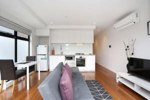 Bright New Unit + Quiet Place to Stay