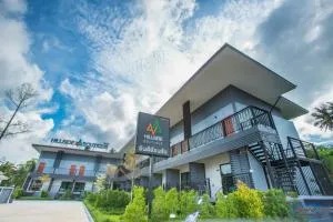 HillSide Boutique - Naszau