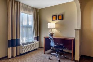 King Suite - Non-Smoking room in Comfort Inn & Suites LaGrange