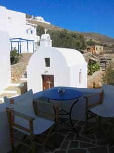 Irene Rooms Folegandros Greece