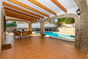 Chalet Joan i Nuria By homevillas360