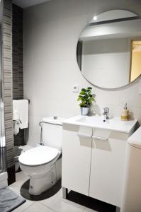 Standard Two-Bedroom Apartment room in Barcelona Mercaders Apartments