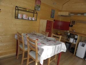 Campings Provence Roulottes : photos des chambres