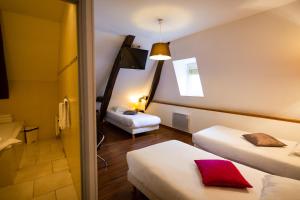 Hotels Hotel Les Trois Lys : photos des chambres