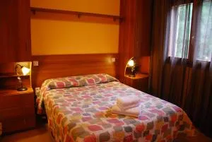 Camping El Roble - Torre del Compte