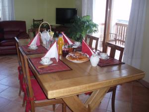 B&B / Chambres d'hotes Le Rocher des Ducs, vue sur montagne : photos des chambres