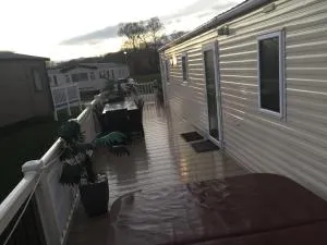 3 bedroom 8 berth Standard Basic caravans with Hot Tub,Mountain Bikes - 塔特舍尔