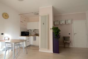 Interno 77 di TSS - Appartamento soleggiato con Ampie Finestre & Internet Veloce con Fibra - Perfetto per Coppie