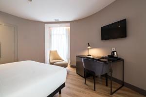 Family Room (2 Adults + 2 Children) room in Zenit Lisboa