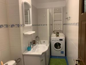 Sala Polivalenta - Sector 4 - Motru 84 by MRG Apartments