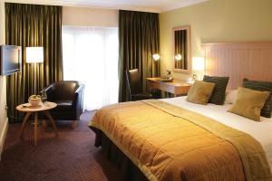 Privilege Double Room room in Mercure Warwickshire Walton Hall Hotel & Spa