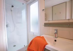 Campings Camping Village Le Vieux Port***** : photos des chambres