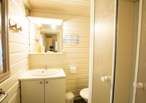 Campings Camping Village Le Vieux Port***** : Chalet en Bois 8 Personnes