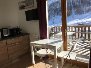 Appartements Montgenevre Neige et Golf coquet studio 4 pers maxi : photos des chambres