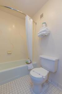 2 Queen Beds Non Smoking room in Motel 8 Rock Springs