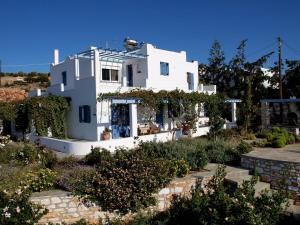 Narkissos Studios Paros Greece