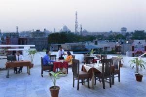 Hotel Agra Dazzling East Gate