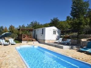 Welcoming Holiday Home in Ugljane with Swimming Pool