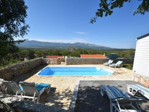 Welcoming Holiday Home in Ugljane with Swimming Pool