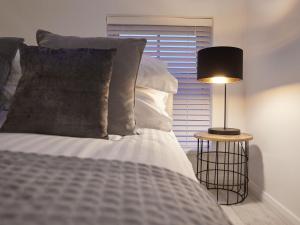 Host & Stay - The Surfers Loft Apartment